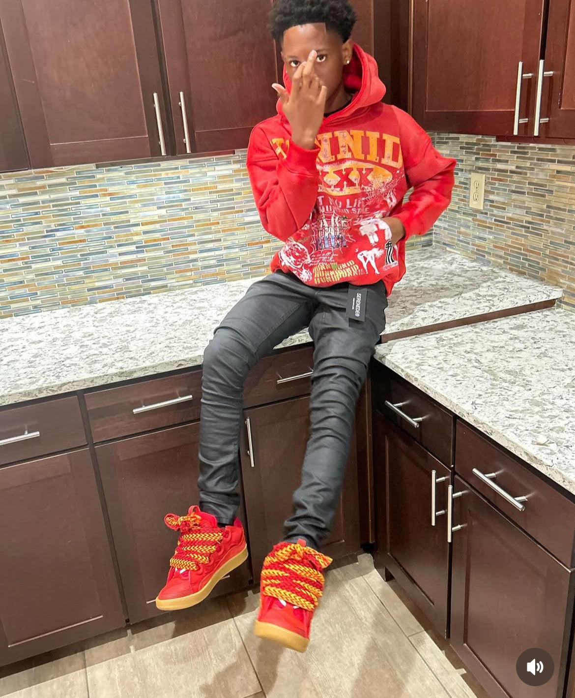 Art No Life Hoodie RED
